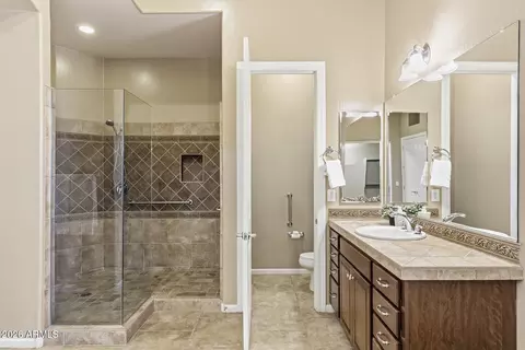 Bath - 8608 S 28th Pl, Phoenix, AZ 85042 photo 6 of 14