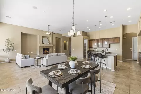 Dining - 8608 S 28th Pl, Phoenix, AZ 85042 photo 1 of 4