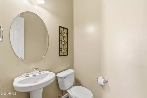 Bath - 8608 S 28th Pl, Phoenix, AZ 85042 photo 9 of 14