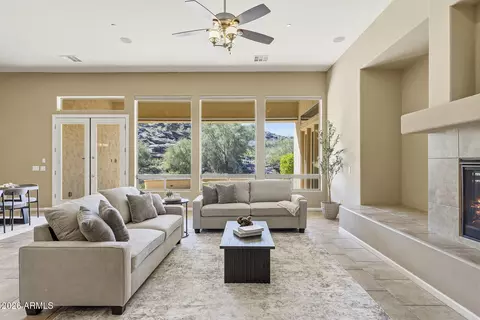 Living - 8608 S 28th Pl, Phoenix, AZ 85042 photo 9 of 9