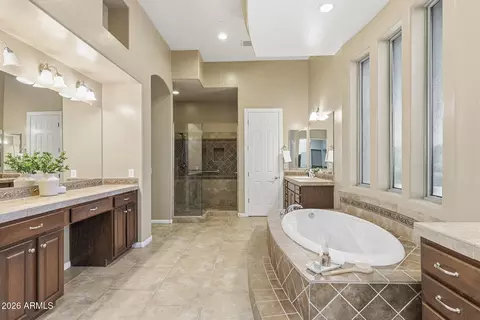 Bath - 8608 S 28th Pl, Phoenix, AZ 85042 photo 8 of 14