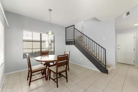 Dining - 3150 E Beardsley Rd #1098, Phoenix, AZ 85050 photo 2 of 3