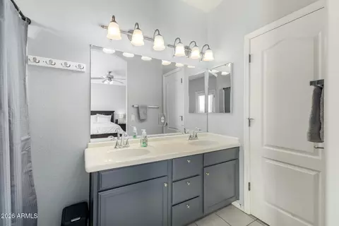 Bath - 3150 E Beardsley Rd #1098, Phoenix, AZ 85050 photo 2 of 4