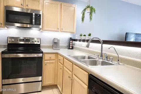 Kitchen - 3150 E Beardsley Rd #1098, Phoenix, AZ 85050 photo 1 of 1