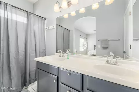 Bath - 3150 E Beardsley Rd #1098, Phoenix, AZ 85050 photo 3 of 4