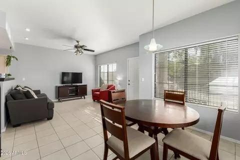 Dining - 3150 E Beardsley Rd #1098, Phoenix, AZ 85050 photo 1 of 3