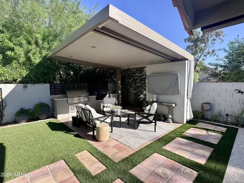 Exterior - 7627 E Turquoise Ave, Scottsdale, AZ 85258 photo 7 of 9