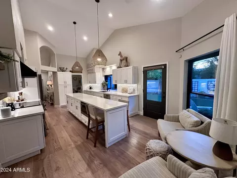 Kitchen - 7627 E Turquoise Ave, Scottsdale, AZ 85258 photo 3 of 4