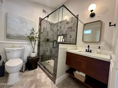 Bath - 7627 E Turquoise Ave, Scottsdale, AZ 85258 photo 3 of 3