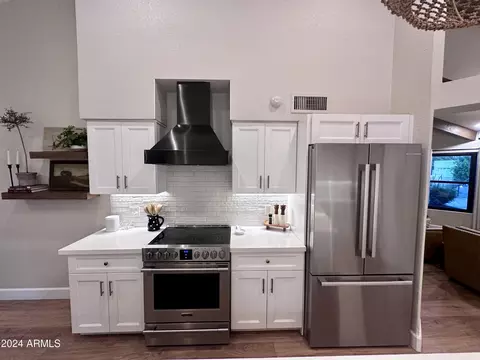 Kitchen - 7627 E Turquoise Ave, Scottsdale, AZ 85258 photo 4 of 4