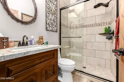 Bath - 17524 E Brooks Farm Rd, Gilbert, AZ 85298 photo 2 of 2