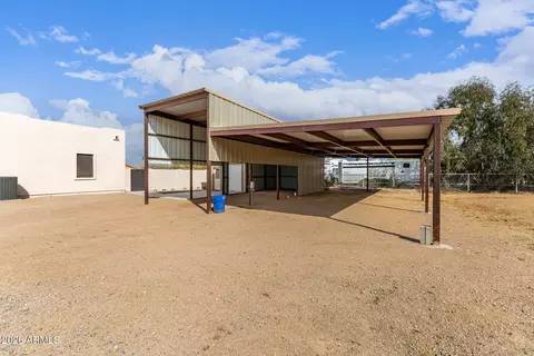 Exterior - 17524 E Brooks Farm Rd, Gilbert, AZ 85298 photo 8 of 9