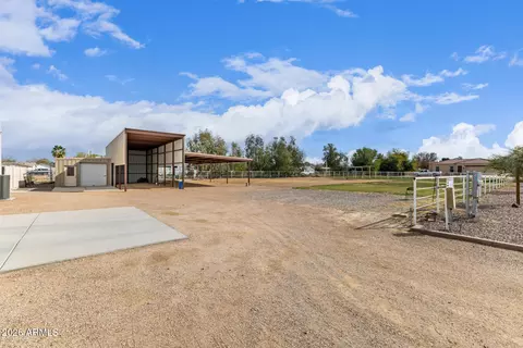 Exterior - 17524 E Brooks Farm Rd, Gilbert, AZ 85298 photo 7 of 9