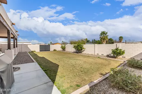 Exterior - 17524 E Brooks Farm Rd, Gilbert, AZ 85298 photo 2 of 9