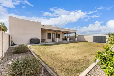 Exterior - 17524 E Brooks Farm Rd, Gilbert, AZ 85298 photo 3 of 9