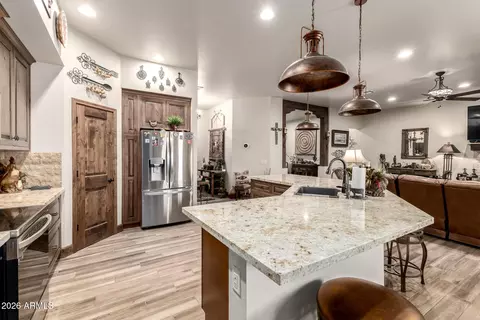 Kitchen - 17524 E Brooks Farm Rd, Gilbert, AZ 85298 photo 2 of 3