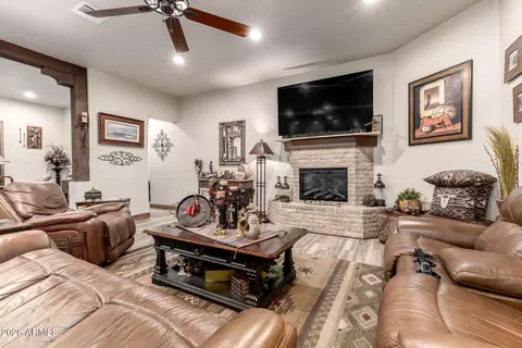 Living - 17524 E Brooks Farm Rd, Gilbert, AZ 85298 photo 4 of 4
