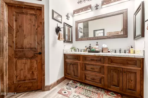 Bath - 17524 E Brooks Farm Rd, Gilbert, AZ 85298 photo 1 of 2