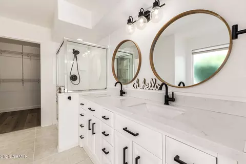 Bath - 4101 E Morrow Dr, Phoenix, AZ 85050 photo 1 of 3