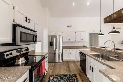 Kitchen - 4101 E Morrow Dr, Phoenix, AZ 85050 photo 4 of 4