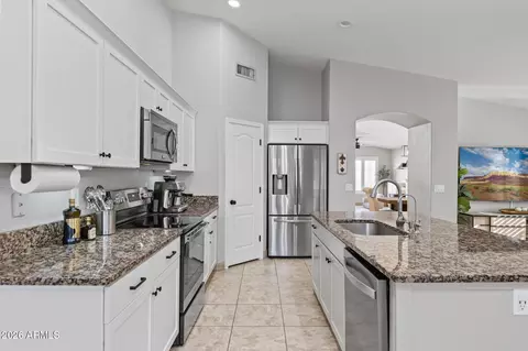 Kitchen - 14202 S 44th St, Phoenix, AZ 85044 photo 4 of 5