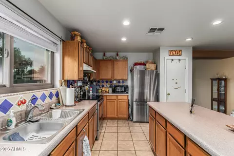 Kitchen - 11223 E Raleigh Ave, Mesa, AZ 85212 photo 2 of 3