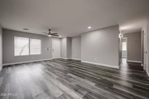 Living - 924 W 10th Ave, Apache Junction, AZ 85120 photo 2 of 3