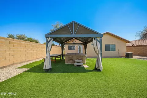 Exterior - 924 W 10th Ave, Apache Junction, AZ 85120 photo 4 of 5
