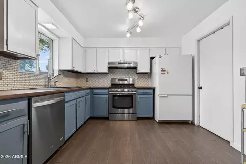Kitchen - 727 E Auburn Dr, Tempe, AZ 85283 photo 5 of 5