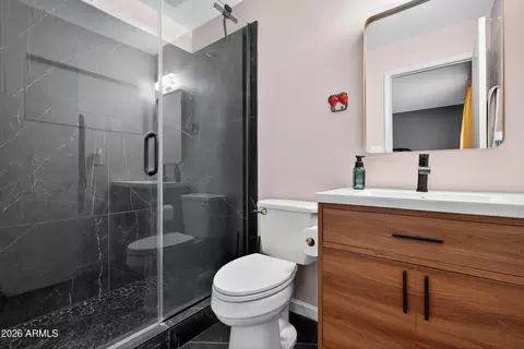 Bath - 727 E Auburn Dr, Tempe, AZ 85283 photo 1 of 2