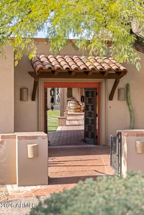 5102 N Saddle Rock Ln, Phoenix, AZ 85018