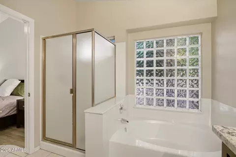 Bath - 4619 E Adobe Dr, Phoenix, AZ 85050 photo 1 of 2