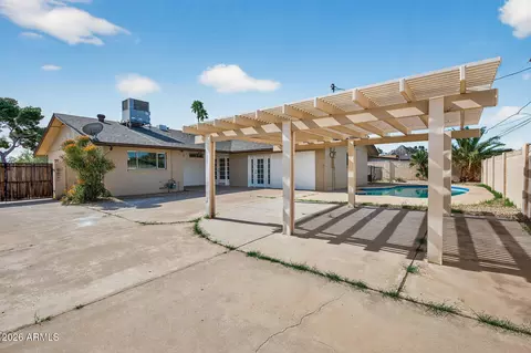 Exterior - 2822 E Yucca St, Phoenix, AZ 85028 photo 7 of 12