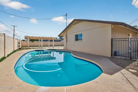 Exterior - 2822 E Yucca St, Phoenix, AZ 85028 photo 11 of 12