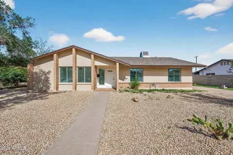 2822 E Yucca St, Phoenix, AZ 85028