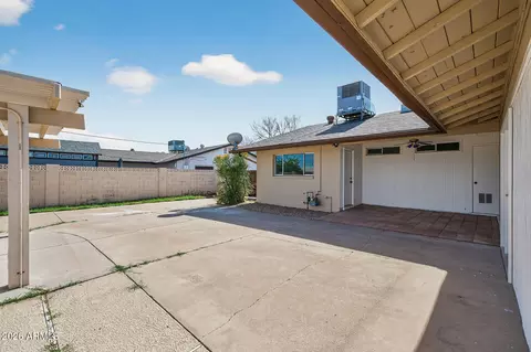 Exterior - 2822 E Yucca St, Phoenix, AZ 85028 photo 6 of 12