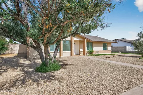Exterior - 2822 E Yucca St, Phoenix, AZ 85028 photo 2 of 12