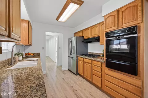 Kitchen - 2822 E Yucca St, Phoenix, AZ 85028 photo 2 of 4