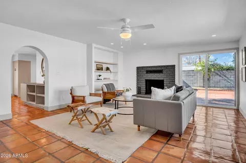 Living - 826 E Lamar Rd, Phoenix, AZ 85014 photo 2 of 2