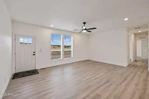 1437 E Whirlpool Dr, Paulden, AZ 86334 photo 2