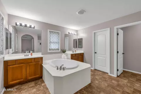 849 S Henry Ln, Gilbert, AZ 85296 photo 17