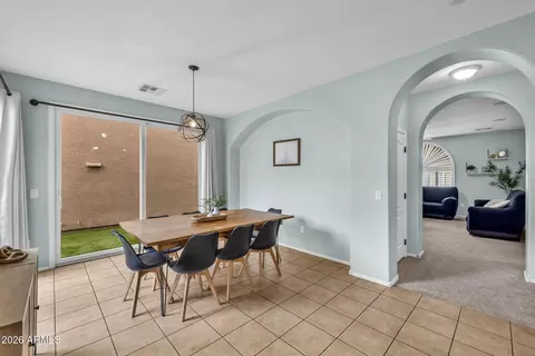 849 S Henry Ln, Gilbert, AZ 85296 photo 9