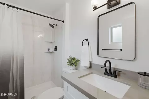 Bath - 2134 E Beck Ln, Phoenix, AZ 85022 photo 2 of 2
