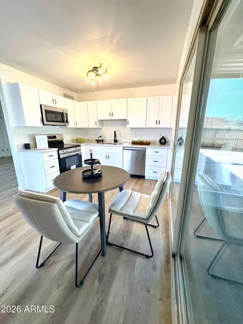 Kitchen - 2134 E Beck Ln, Phoenix, AZ 85022 photo 5 of 6