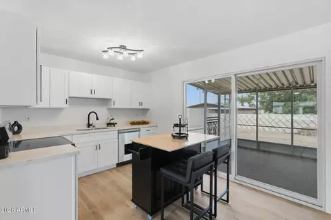 Kitchen - 2134 E Beck Ln, Phoenix, AZ 85022 photo 1 of 5