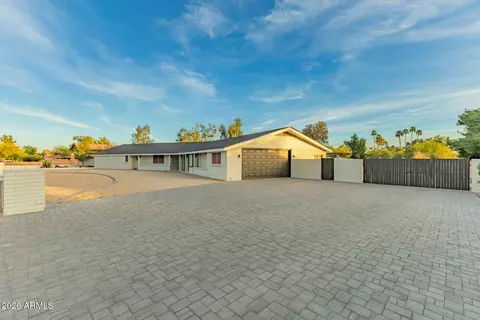 7143 W Union Hills Dr, Glendale, AZ 85308