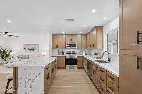 3402 E Dahlia Dr, Phoenix, AZ 85032