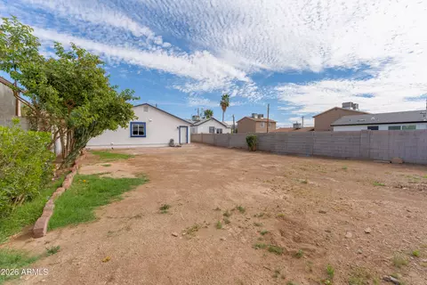 Exterior - 9616 N 11th Ave, Phoenix, AZ 85021 photo 4 of 5