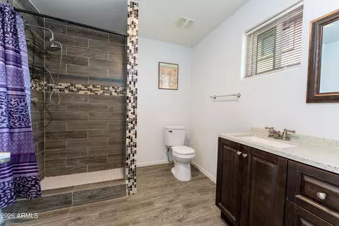 Bath - 9616 N 11th Ave, Phoenix, AZ 85021 photo 1 of 2