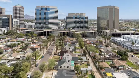 View/Area - 77 W Windsor Ave, Phoenix, AZ 85003 photo 2 of 8